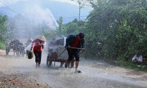 Thời tiết nguy hiểm, bất thường có thể xảy ra cả trên đất liền và trên biển