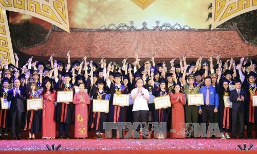 Hà Nội tuyên dương các thủ khoa xuất sắc năm 2016