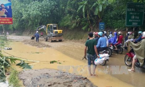 Khẩn trương tìm người mất tích, ổn định đời sống vùng thiên tai