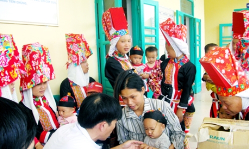 Quảng Ninh: Chuyển trọng tâm chính sách dân số từ dân số- kế hoạch hóa gia đình sang dân số và phát triển