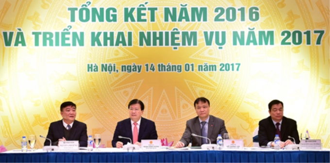 Phó Thủ tướng Trịnh Đình Dũng dự hội nghị. Ảnh: VGP/Nhật Bắc