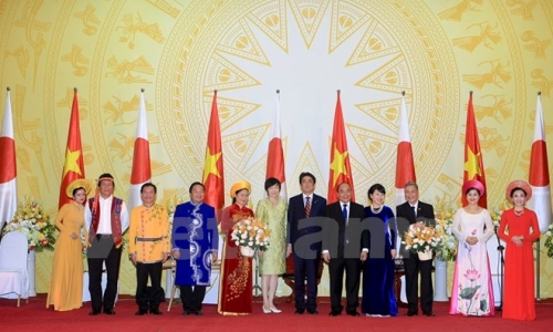 Thủ tướng Nguyễn Xuân Phúc và Thủ tướng Shinzo Abe dự tọa đàm doanh nghiệp Việt-Nhật