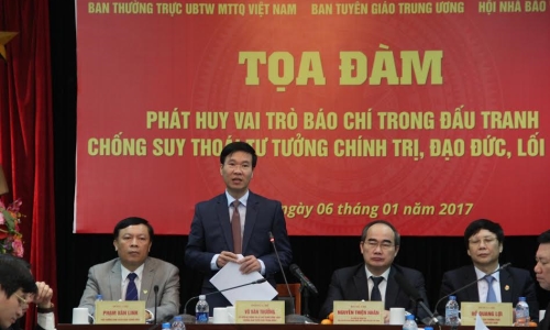 "Phát huy vai trò báo chí trong đấu tranh chống suy thoái tư tưởng, chính trị, đạo đức, lối sống''