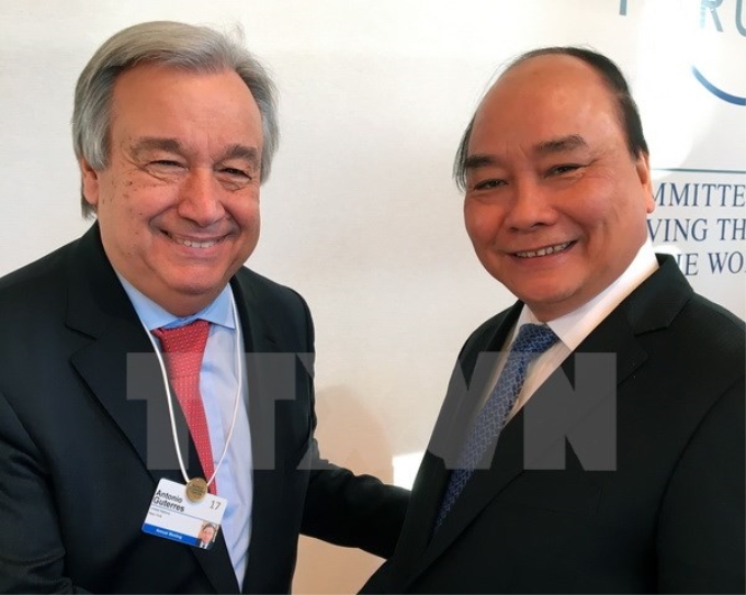 Thủ tướng Nguyễn Xuân Phúc gặp Tổng Thư ký Liên hợp quốc Antonio Guterres. (Nguồn: TTXVN)