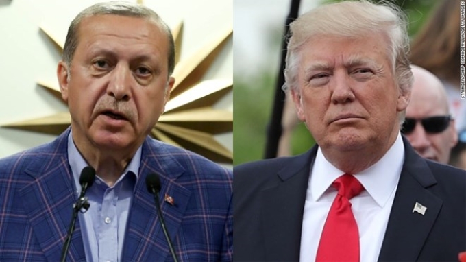 Tổng thống Thổ Nhĩ Kỳ Tayyip Erdogan và người đồng cấp Mỹ Donald Trump. (Nguồn: CNN)