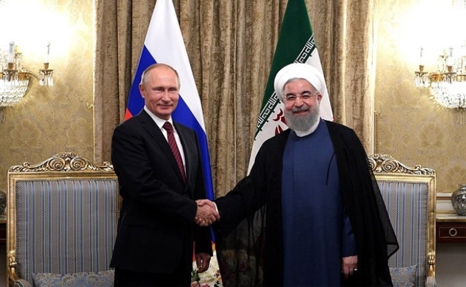 Tổng thống Nga Vladimir Putin (trái) và Tổng thống Iran Hassan Rouhani. (Nguồn: kremlin.ru)