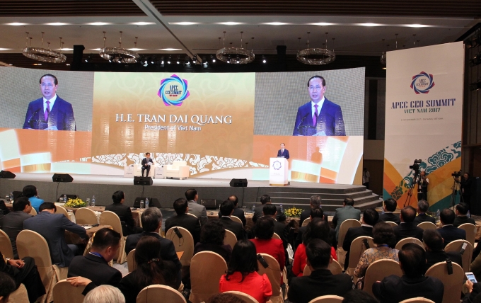 Chủ tịch nước Trần Đại Quang phát biểu trước các doanh nghiệp APEC tại CEO Summit sáng 08/11. Ảnh: VGP