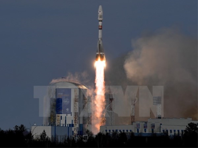 Tên lửa Soyuz-2.1b mang theo vệ tinh khí tượng Meteor-M 2-1 rời bệ phóng tại sân bay vũ trụ Vostochny, ngoại ô Uglegorsk, Nga ngày 28/11. (Nguồn: AFP/TTXVN)