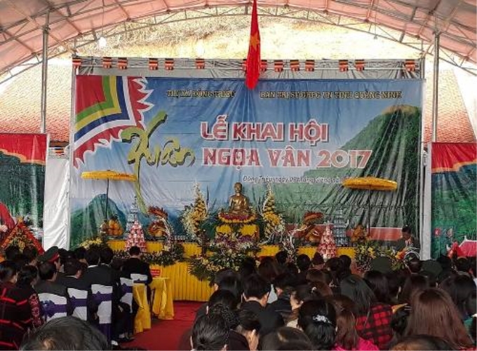 Toàn cảnh khai hội Ngoạ Vân 2017.