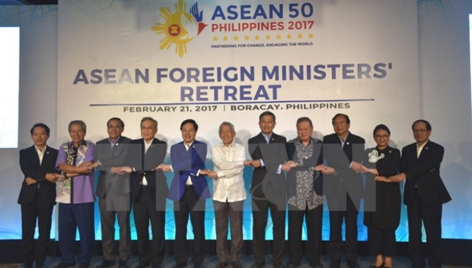 Trưởng đoàn các nước ASEAN và Tổng thư ký ASEAN Lê Lương Minh tại hội nghị. (Ảnh: Xuân Vịnh/TTXVN)