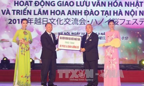 Khai mạc hoạt động giao lưu văn hóa Nhật Bản và triển lãm hoa anh đào tại Hà Nội