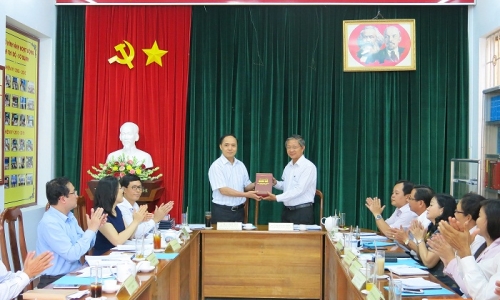 Triển khai có hiệu quả đề án trang bị sách cho cơ sở xã, phường, thị trấn tại An Giang