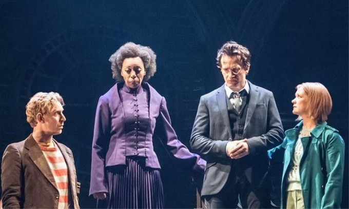 Một cảnh trong vở kịch Harry Potter And The Cursed Child. (Nguồn: theguardian.com)