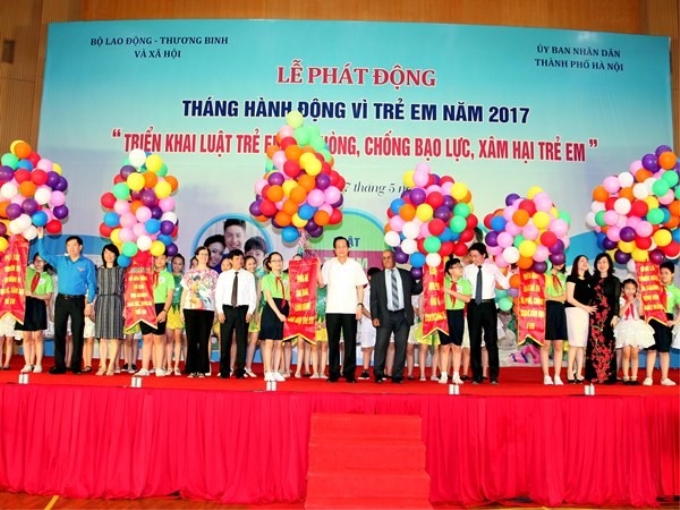 Lễ phát động tháng hành động vì trẻ em năm 2017. (Ảnh: PV/Vietnam+)