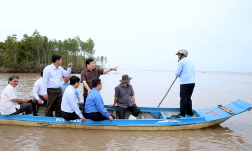 Phó Thủ tướng kiểm tra tình trạng sạt lở, xâm thực bờ biển tại ĐBSCL