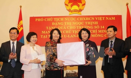 Phó Chủ tịch nước thăm trường học mang tên Chủ tịch Hồ Chí Minh tại Mông Cổ