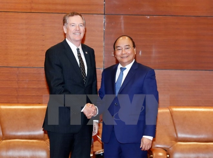 Thủ tướng Nguyễn Xuân Phúc tiếp Trưởng đại diện Thương mại Hoa Kỳ Robert Lighthizer đang thăm và làm việc tại Việt Nam. (Ảnh: TTXVN)