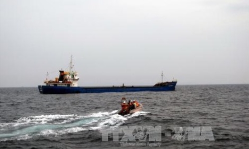 Tàu Kiểm ngư Indonesia bắt 5 tàu cá Việt Nam: Phần lớn ngư dân và 4 tàu cá đã được thả
