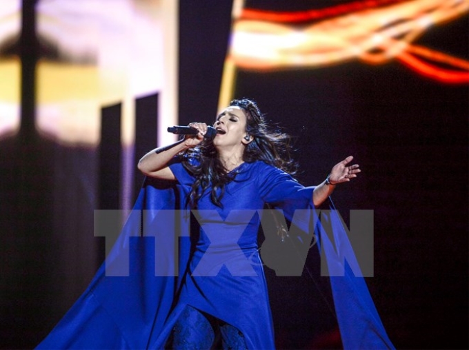 Ca sỹ Susana Jamaladinova biểu diễn trong đêm chung kết Eurovision 2016. (Nguồn: EPA/TTXVN)