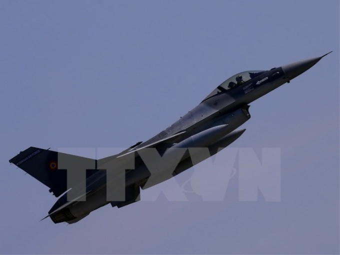 Máy bay tiêm kích F-16. (Nguồn: EPA/TTXVN)