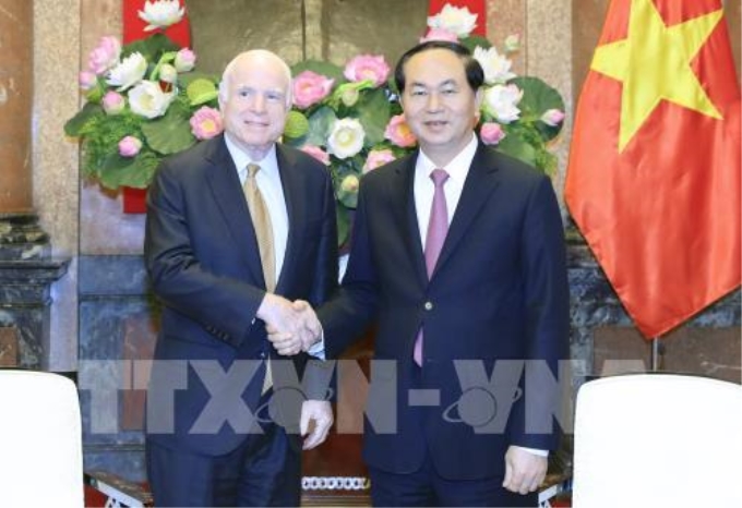 Chủ tịch nước Trần Đại Quang tiếp Đoàn các Nghị sỹ Hoa Kỳ do Thượng nghị sỹ John McCain dẫn đầu nhân chuyến thăm và làm việc tại Việt Nam. (Ảnh: TTXVN)