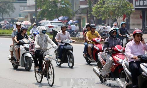 Vùng núi Bắc Bộ mưa to, Trung Bộ nắng nóng diện rộng