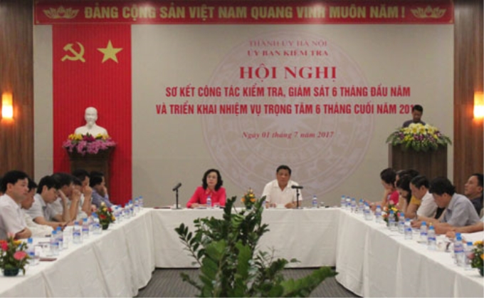 Phó Bí thư Thường trực Thành ủy Ngô Thị Thanh Hằng chủ trì hội nghị.