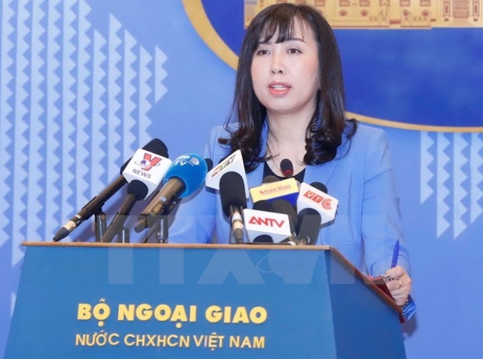 Người Phát ngôn Bộ Ngoại giao Lê Thị Thu Hằng trả lời các câu hỏi của phóng viên trong nước và quốc tế. (Ảnh: TTXVN)