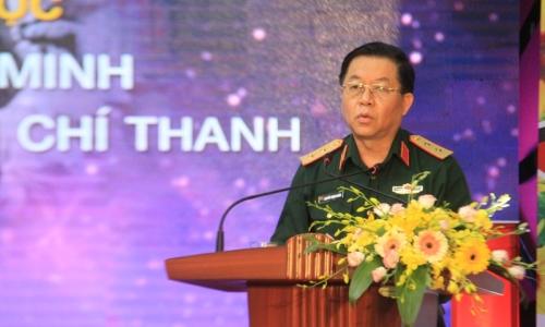 “Chủ tịch Hồ Chí Minh với Đại tướng Nguyễn Chí Thanh”