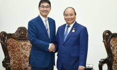 Thủ tướng Nguyễn Xuân Phúc tiếp cố vấn đặc biệt Thủ tướng Nhật Bản
