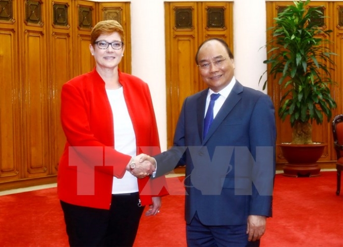 Thủ tướng Nguyễn Xuân Phúc tiếp Thượng nghị sỹ Marise Payne, Bộ trưởng Quốc phòng Australia đang thăm và làm việc tại Việt Nam. (Ảnh: TTXVN)