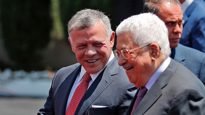 Quốc vương Jordan Abdullah II và Tổng thống Palestine Mahmoud Abbas. (Nguồn: AFP)