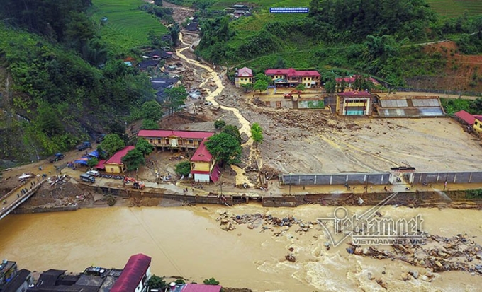 Thị trấn Mù Cang Chải nham nhở sau cơn lũ quét.