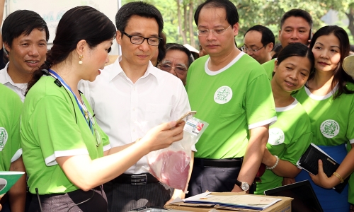 Phó Thủ tướng Vũ Đức Đam phát động "Bữa ăn an toàn"