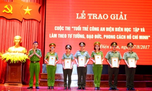 Điện Biên: Trao giải cuộc thi viết "Tuổi trẻ Công an Điện Biên học tập và làm theo tư tưởng, đạo đức, phong cách Hồ Chí Minh"