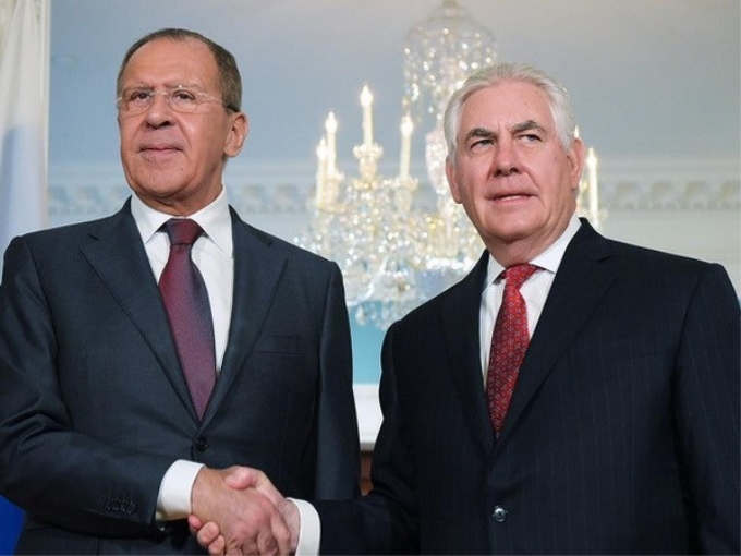 Ngoại trưởng Nga Sergei Lavrov và người đồng cấp Mỹ Rex Tillerson. (Nguồn: AFP)