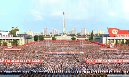 Quân đội Triều Tiên diễu hành ủng hộ tuyên bố của lãnh đạo Kim Jong-un