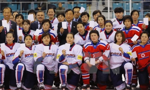 Hàn Quốc và Triều Tiên nhất trí thành lập đội khúc côn cầu nữ chung