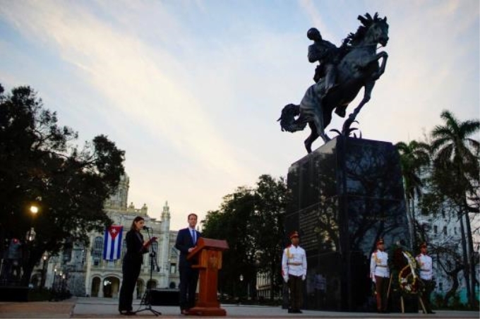 Lễ khánh thành bức tượng anh hùng Jose Marti tại thủ đô Cuba. Ảnh: Reuters