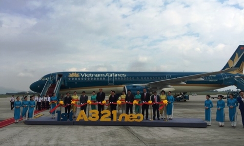 Vietnam Airlines đón nhận thêm 'đôi cánh mới' vừa cập bến Nội Bài