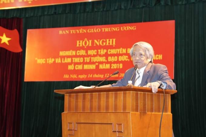 PGS.TS Bùi Đình Phong: Phong cách Hồ Chí Minh tôn trọng Nhân dân xuất phát một cách tự nhiên từ nhân cách, cuộc đời, cái tâm, cái đức vì nước, vì dân của Người.