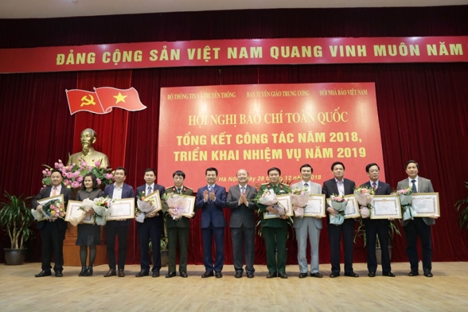 Các cơ quan báo chí được khen thưởng vì đã có thành tích xuất sắc trong thông tin, tuyên truyền, thực hiện nhiệm vụ chính trị năm 2018