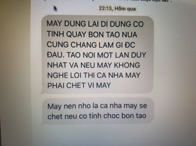 Chú thích ảnh: Tin nhắn đe dọa 2 nữ phóng viên.