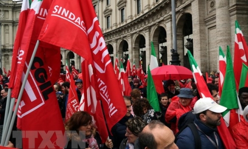 20.000 người dân Italy tuần hành chống tư tưởng phátxít mới