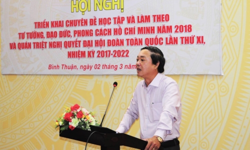 Xây dựng phong cách, tác phong công tác của người đứng đầu, cán bộ, đảng viên trong học tập và làm theo tư tưởng, đạo đức, phong cách Hồ Chí Minh