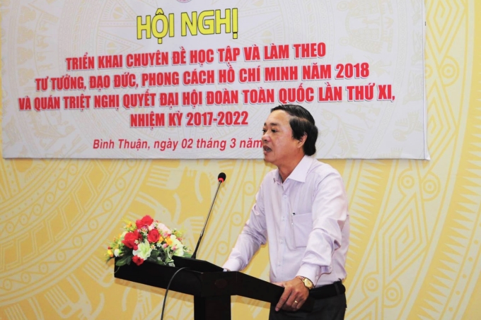 Đồng chí Bùi Thế Nhân - Phó trưởng ban Thường trực Ban Tuyên giáo Tỉnh ủy triển khai chuyên đề “Xây dựng phong cách, tác phong công tác của người đứng đầu, của cán bộ, đảng viên trong học tập và làm theo tư tưởng, phong cách Hồ Chí Minh”