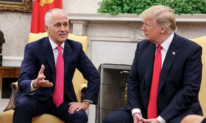 Tổng thống Mỹ Trump (phải) và Thủ tướng Australia Malcolm Turnbull trong 1 cuộc gặp. (Nguồn: REX)