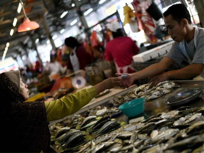 Một chợ cá ở Kuala Lumpur. (Ảnh: AFP/TTXVN)