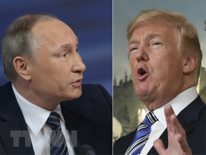 Tổng thống Mỹ Donald Trump (phải) và Tổng thống Nga Vladimir Putin. (Ảnh: AFP/TTXVN)