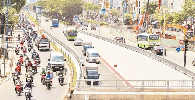 Một nhánh hầm chui nút giao thông An Sương (quận 12) đưa vào sử dụng góp phần điều tiết giao thông đi lại ổn định, hạn chế ùn tắc ở khu vực ngã tư An Sương.